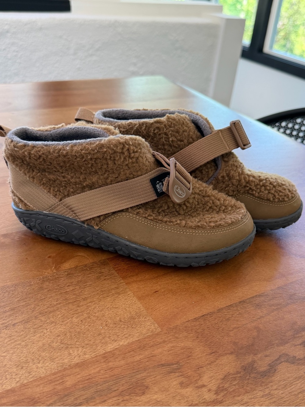 Chaco Kids ‘Ramble’ Fluff Brown Sherpa Slipper Boots Kid’s Size 4